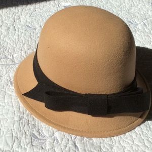 NWT Camel colored hat